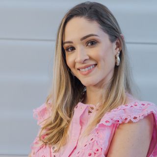 Ampliar imagem: Liana Costa Lima, Pediatra Fortaleza