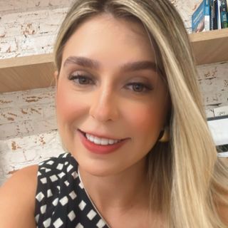 Mariana  Baptista Abrahão , Pediatra Santos