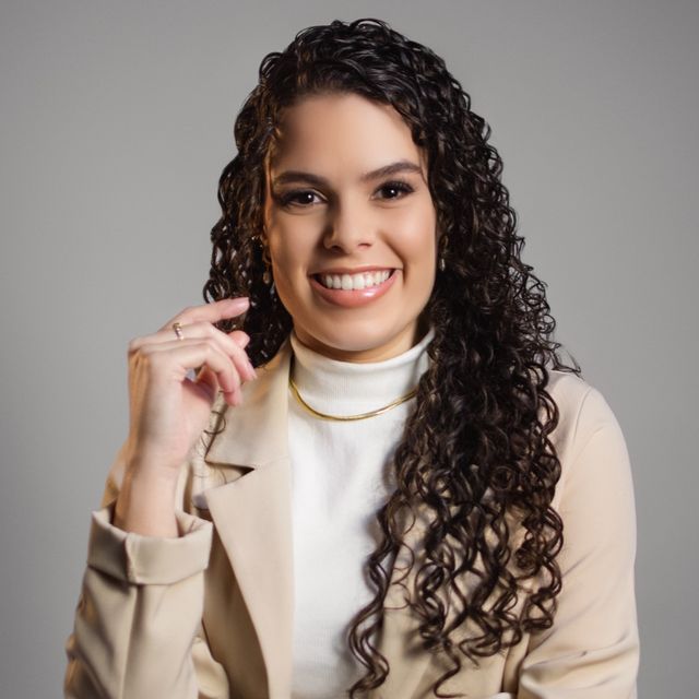 Danielle Almondes , Generalista Mantena