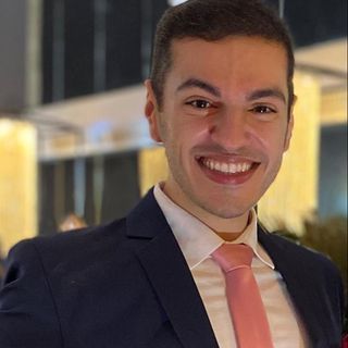 Ampliar imagem: Matheus Guimarães Caires, Reumatologista Curvelo