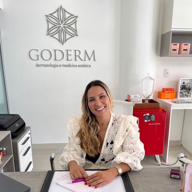 Adriane  Gomes, Especialista em Medicina Estética Sete Lagoas