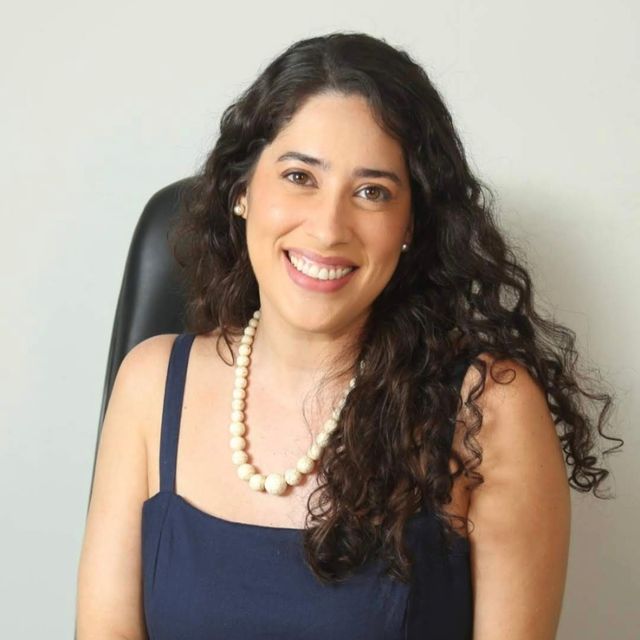 Ana Clara Salazar, Ginecologista Recife