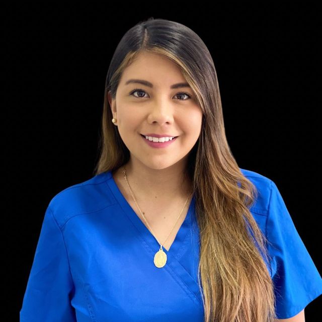 Daniela  Alvis, Odontólogo Bogotá