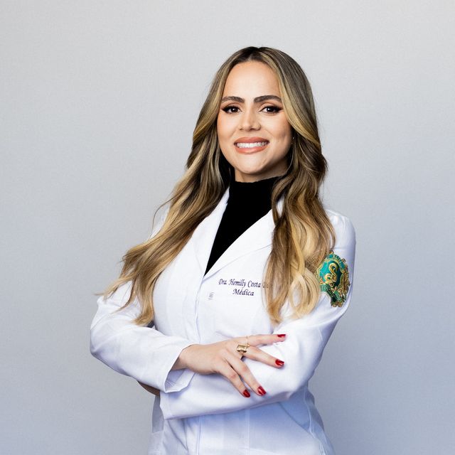 Hemilly Costa Dias , Médico clínico geral Coronel Fabriciano