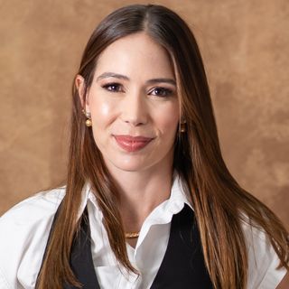 Stephanie Prata Ferreira, Cirurgião buco-maxilo-facial Mogi Guaçu