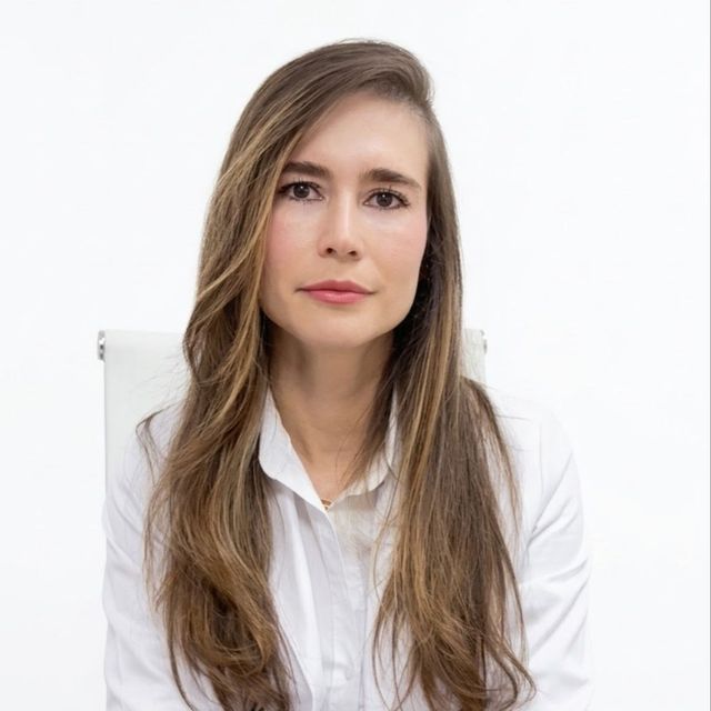 Eugenia Lucia  Saldarriaga Cardeño, Reumatólogo Envigado