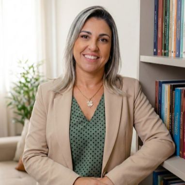 Cinthia Ferreira de Souza, Psicanalista Vitória