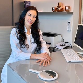 Dra. Bárbara Mendes