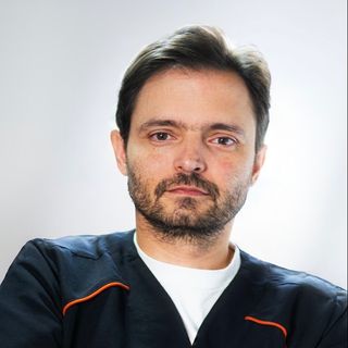 Dr. Mauricio Velez Fernandez