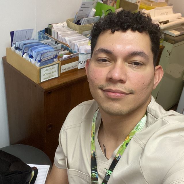 Renzo J. Martínez Guerra, Médico general Osorno