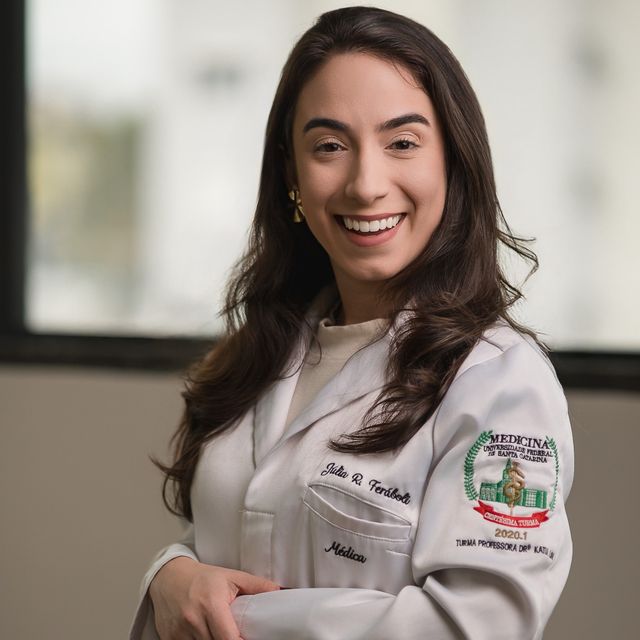Júlia Feráboli, Ortopedista - Traumatologista Joinville