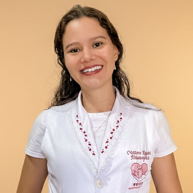 Cristiane  de Almeida Nagata, Fisioterapeuta Goiânia