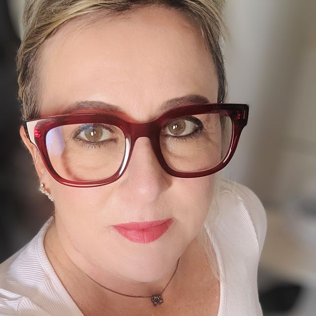 Ana Cássia Facure De Vito, Dentista Goiânia