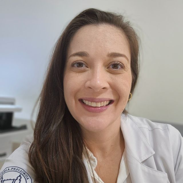 Mariana De Souza Santos Ferreira, Cirurgião pediátrico Macaé