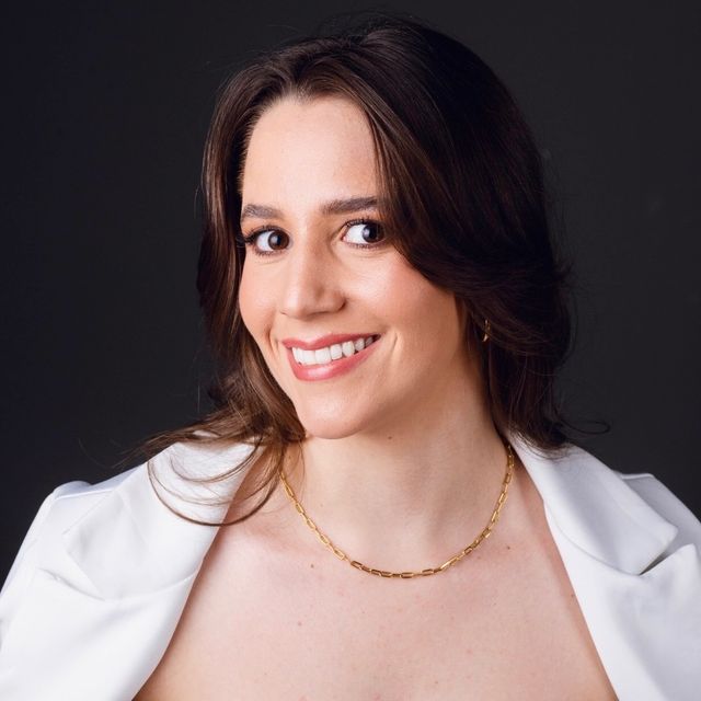 Milena  Dundi , Dentista Tangará Da Serra