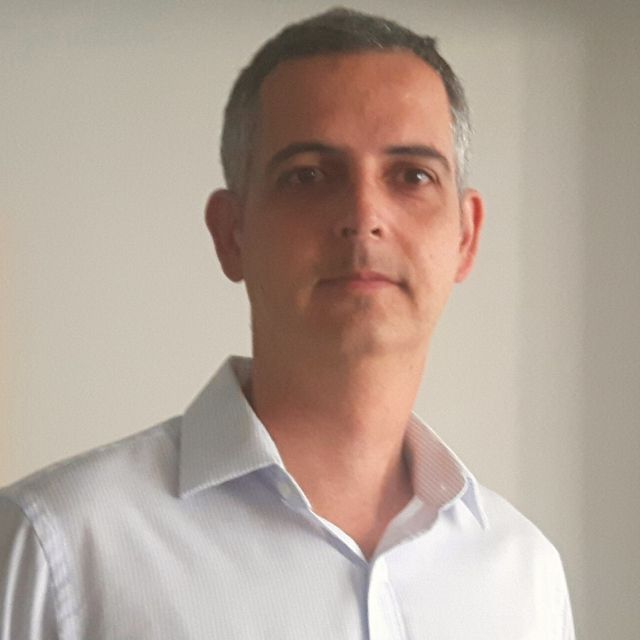 Luis Roberto  Gonçalves, Dentista São Paulo