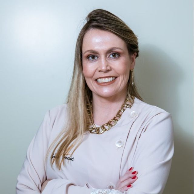 Mariana Carrera Arrabal Fernandes, Ginecologista Vitória