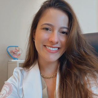 Dra. Isadora Rodrigues Iembo