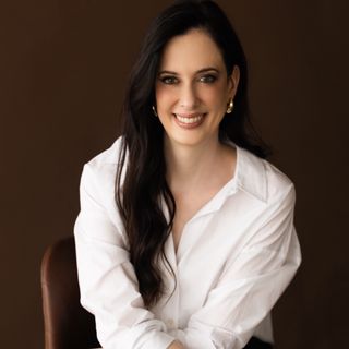 Juliana Caldeira Santin, Coloproctologista Curitiba