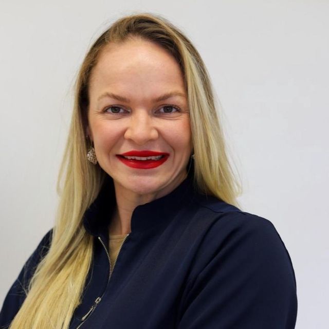 Ianara Roberta  Stein, Fisioterapeuta Curitiba