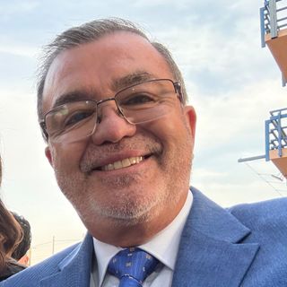 Acercar imagen: Carlos Gallo Cabrera, Inmunólogo Alergólogo Arica