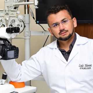 Ampliar imagem: Luiz Heront, Oftalmologista Floriano