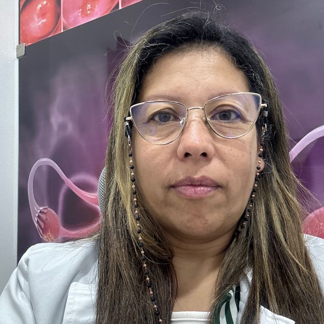 Lina Angelica Lara Avendaño, Ginecólogo Paipa