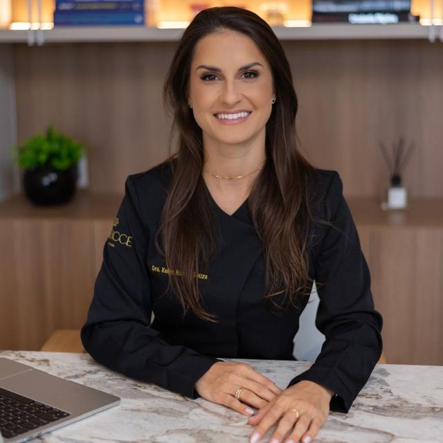 Kellyn Rocca Souza, Dentista Porto Alegre