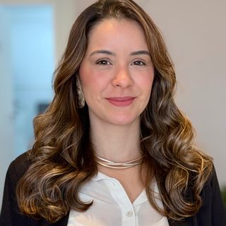 Dra. Camila Palmeira