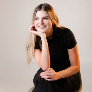 Camila Vicenzi, Psiquiatra Caxias Do Sul