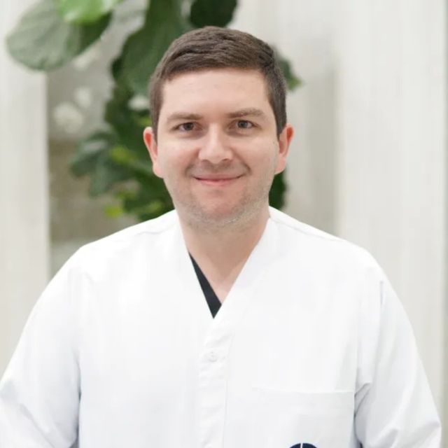 CAMILO MARIN GIRALDO, Ortopedista y Traumatólogo Pereira