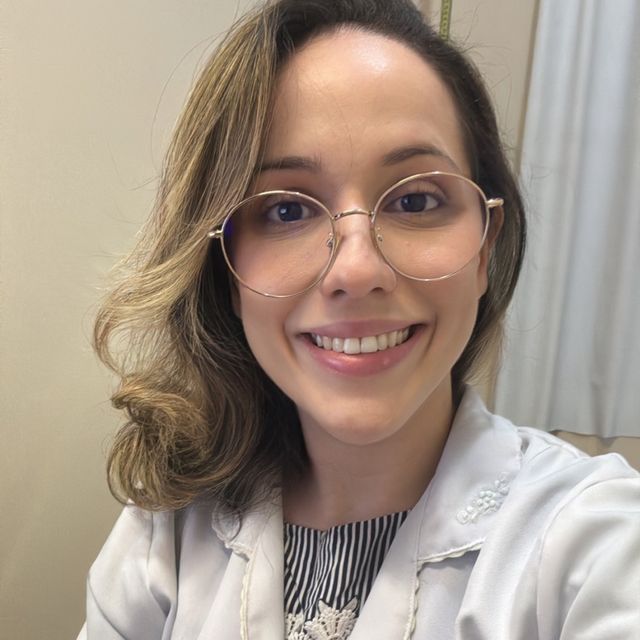 Ana Claudia Costa Pereira, Médico clínico geral Santa Helena