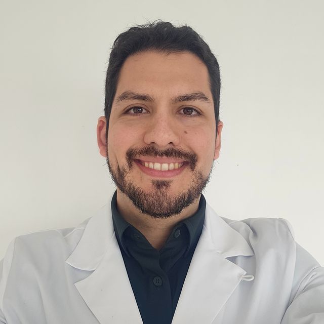 José Ignacio Ujhelly, Neurocirujano Capital Federal