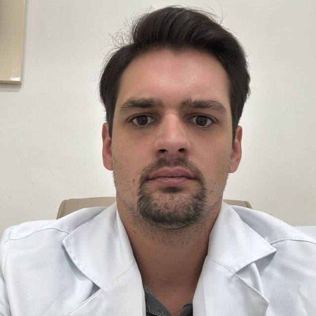 Thiago  Luiz Mazurkieviz , Oftalmologista São Paulo