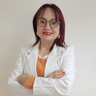 Acercar imagen: Zobeida Molina, Dermatólogo Santiago