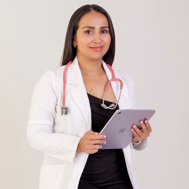 Angie Marcela Quintero V, Pediatra Bogotá