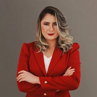 Dra. Monique de Paula Silva Moraes