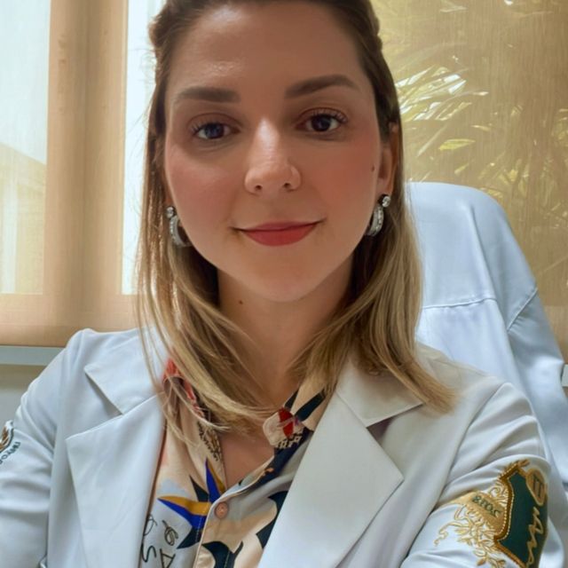 Renata Esteves Cassiano, Ortopedista - Traumatologista Araçatuba