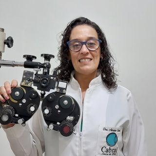 Ampliar imagem: Adriana Maria Franco Cabral, Oftalmologista Rio de Janeiro
