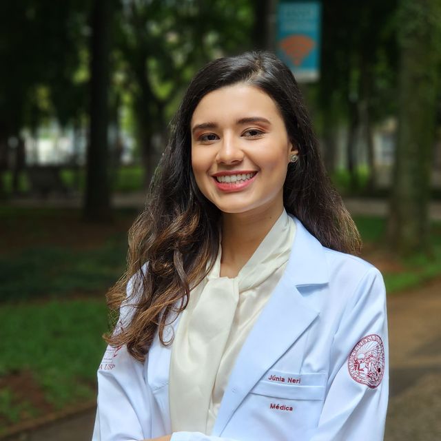 Júnia  Neri, Dermatologista São Paulo