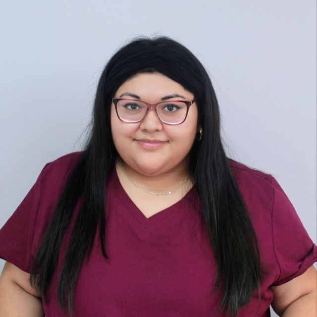 Steffany  Uribe , Dentista Valdivia