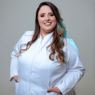 Ampliar imagem: Tatiane Botta, Dentista Uberaba