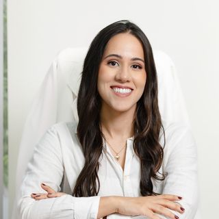 Dra. Carolina Paniago Lopes