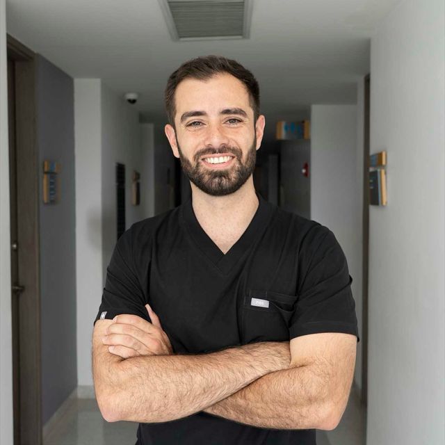 Brandon Galviz Tabares, Cirujano maxilofacial Pereira