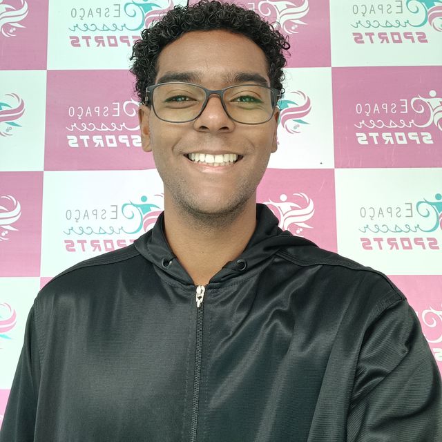 Dener Jose da Silva Crespo ., Educador físico Niterói