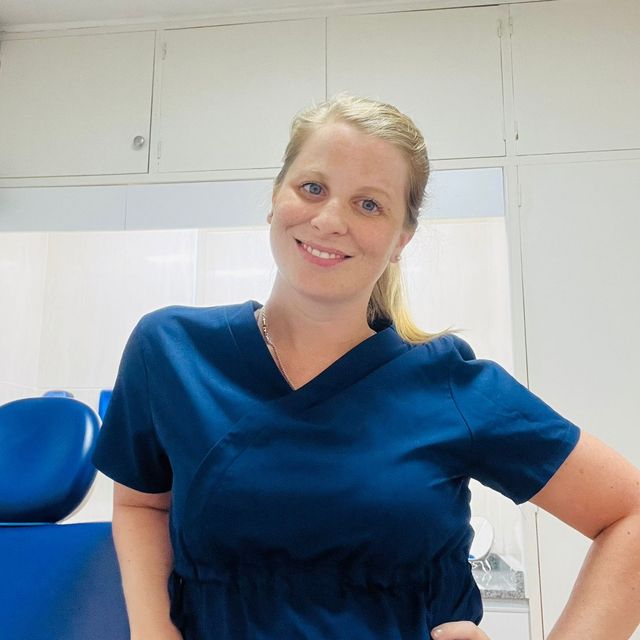 Desirée Laura Roth, Odontólogo Capital Federal