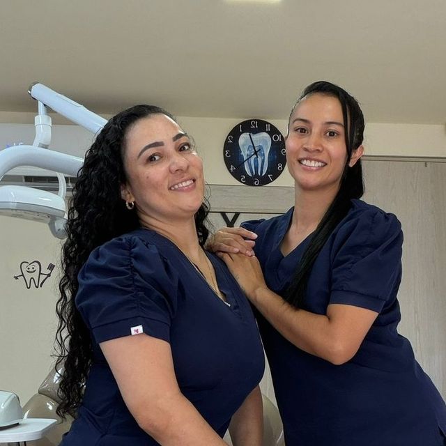 Claudia Gonzalez, Odontólogo Pereira