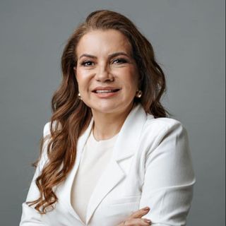 Ampliar imagem: Andrea Viana de Matos, Médico clínico geral Montes Claros