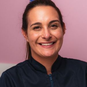 Camila Christine Moraes ., Dentista Curitiba