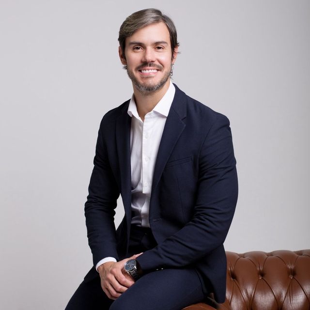 Flavio Arruda, Cirurgião plástico Recife